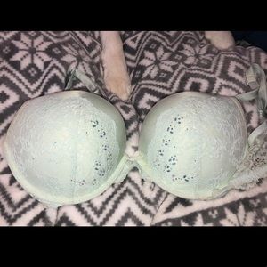 Victoria secret bra!